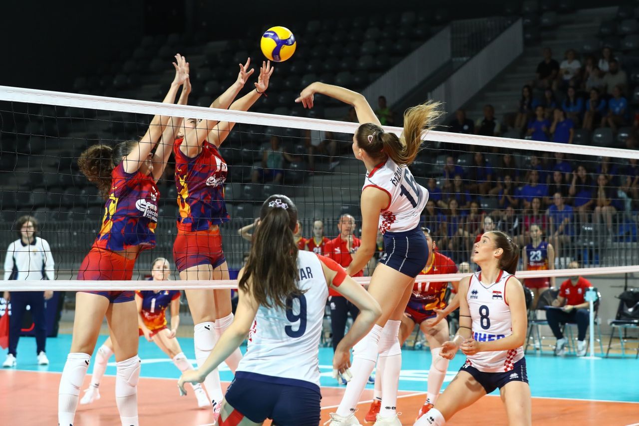 ”Ce seară minunată, luptăm pentru semifinale”! Naționala de fete Under 18 a României, a treia victorie la EURO, cu Bianca Cucu fantastică_9