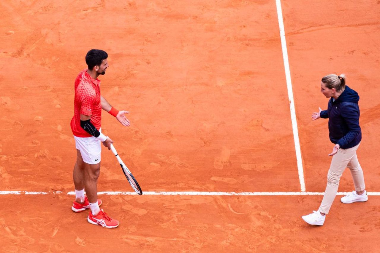 Moment rarisim la Wimbledon. Englezii au oprit meciul lui Djokovic când au văzut că Anglia s-a calificat în semifinalele EURO_59