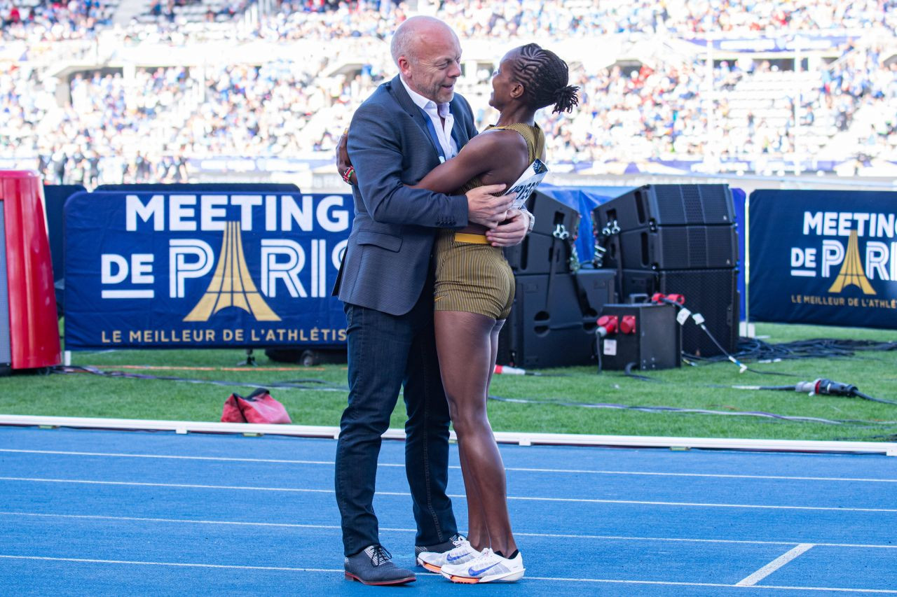 Faith Kipyegon, atleta care concurează doar cu ea însăși! Dubla campioană olimpică și a lumii și-a bătut propriul record mondial_7