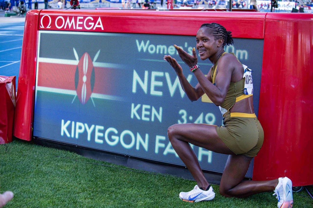 Faith Kipyegon, atleta care concurează doar cu ea însăși! Dubla campioană olimpică și a lumii și-a bătut propriul record mondial_13