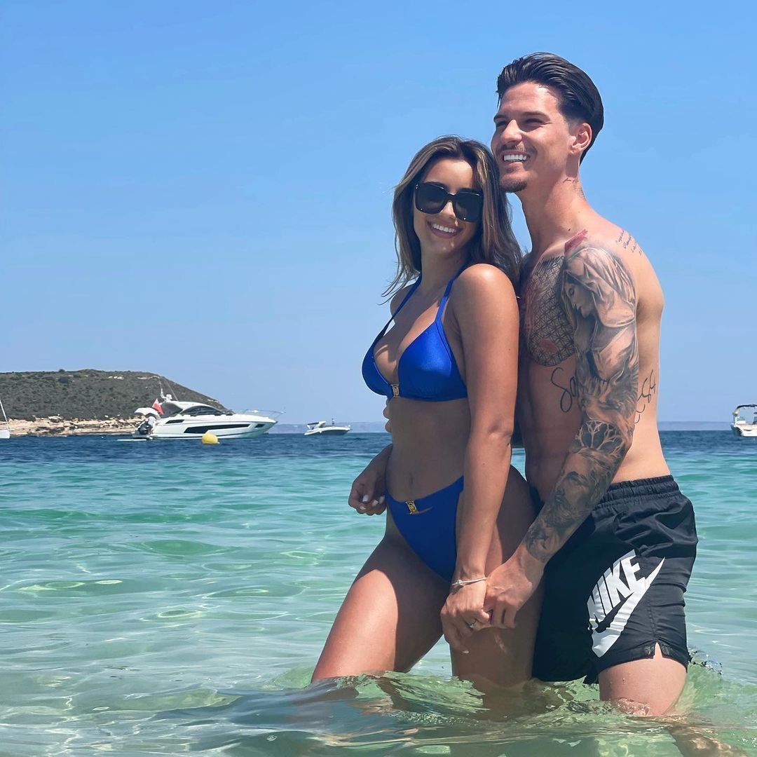 Una mai spectaculoasă decât cealaltă. Tricolorii s-au relaxat alături de partenerele lor, într-o celebră stațiune din Grecia _92