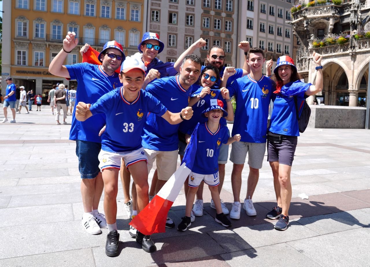 Atmosferă electrizantă pe străzile din Munchen! Spectacol de culori înainte de Spania - Franța_29
