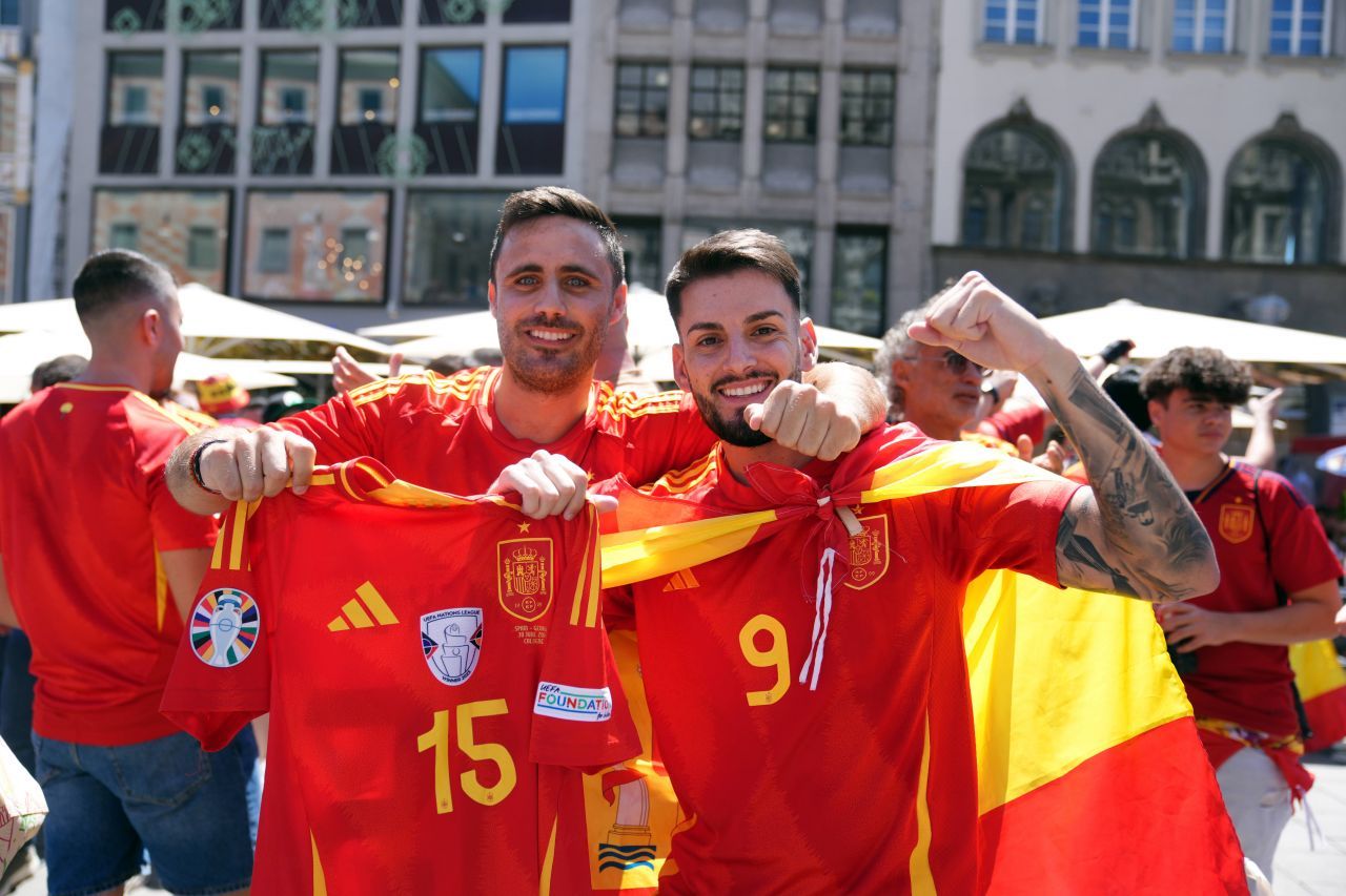 Atmosferă electrizantă pe străzile din Munchen! Spectacol de culori înainte de Spania - Franța_35