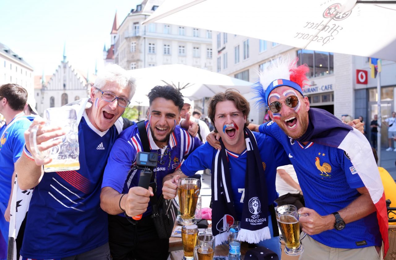 Atmosferă electrizantă pe străzile din Munchen! Spectacol de culori înainte de Spania - Franța_38
