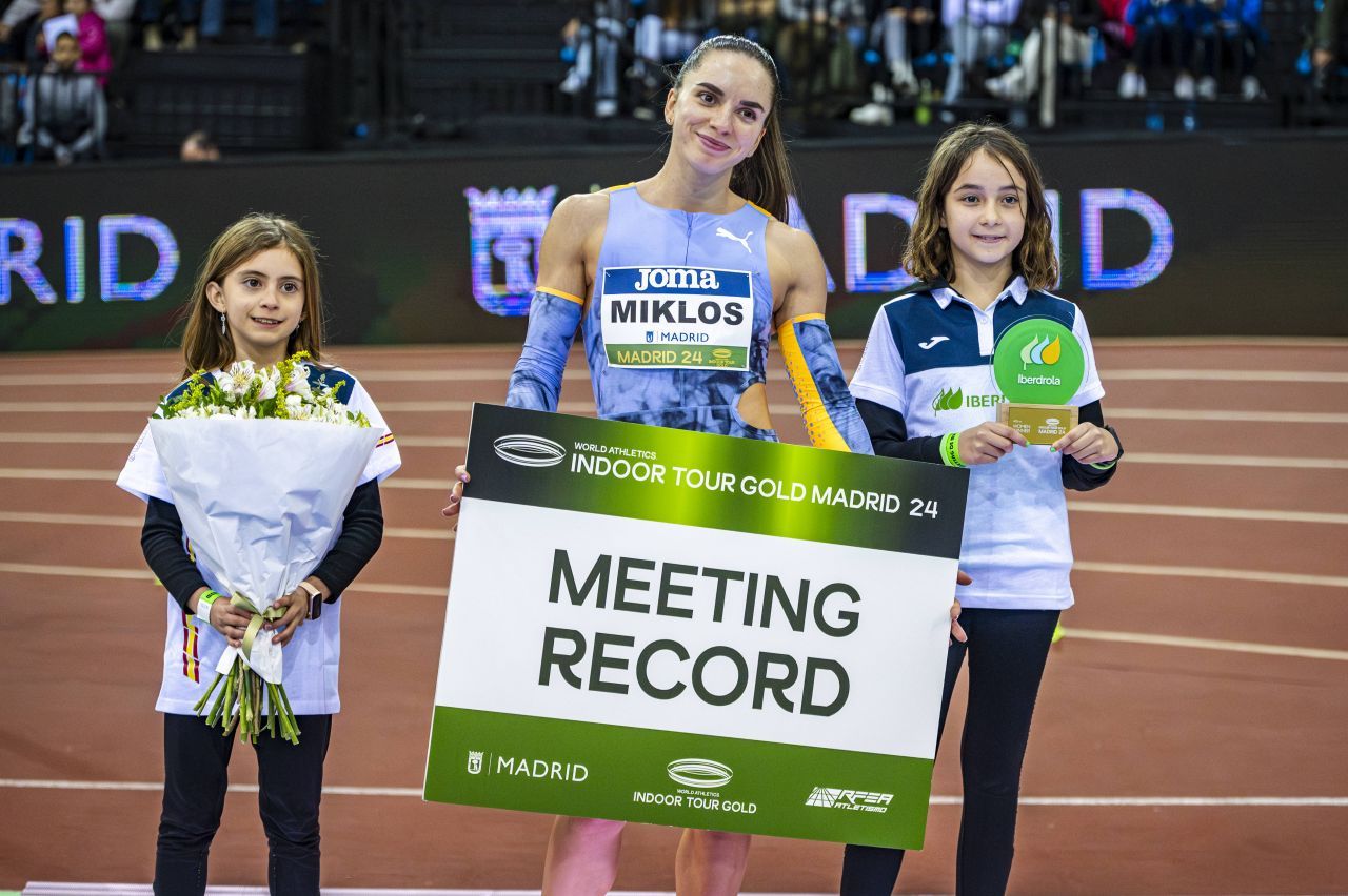 Andrea Miklos, frumoasa sprinteră din Ovalul Magic.
