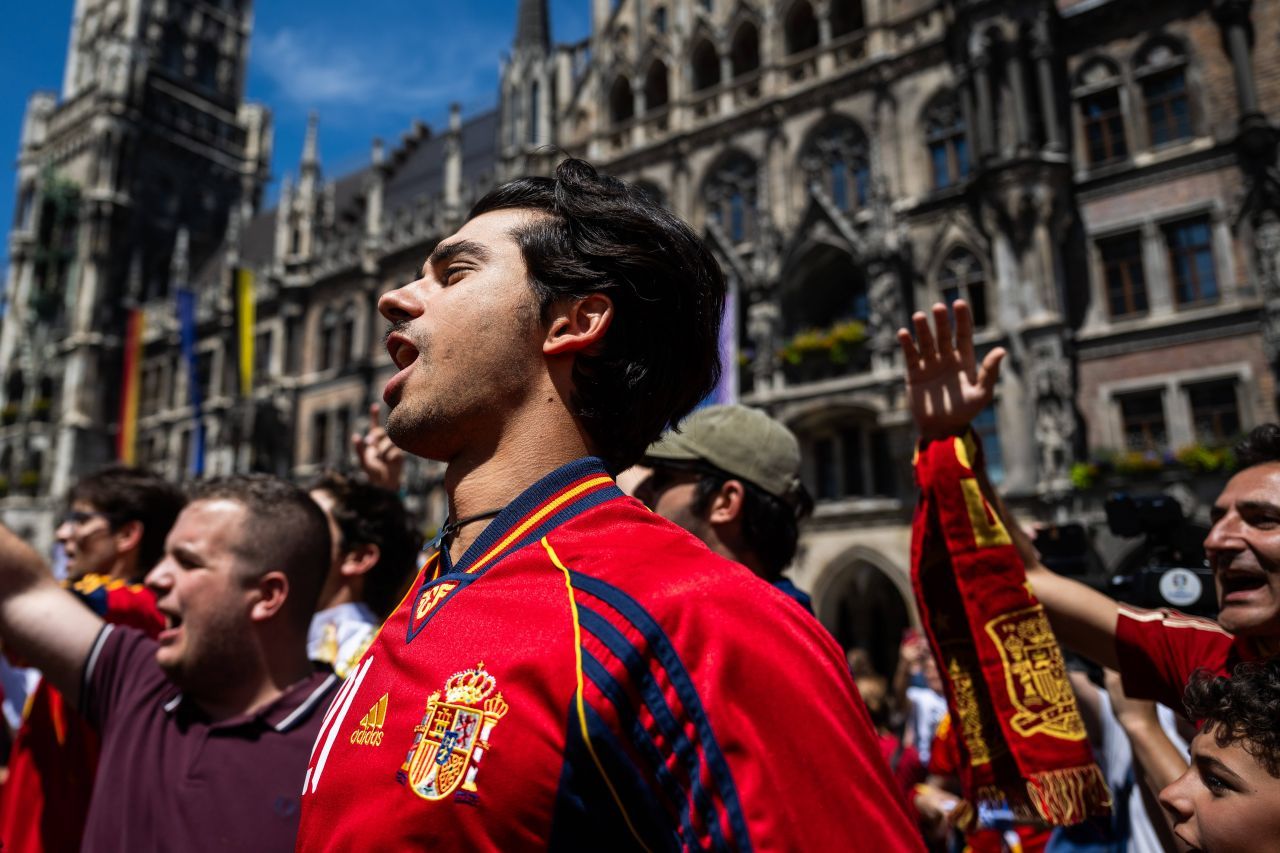 Atmosferă electrizantă pe străzile din Munchen! Spectacol de culori înainte de Spania - Franța_44