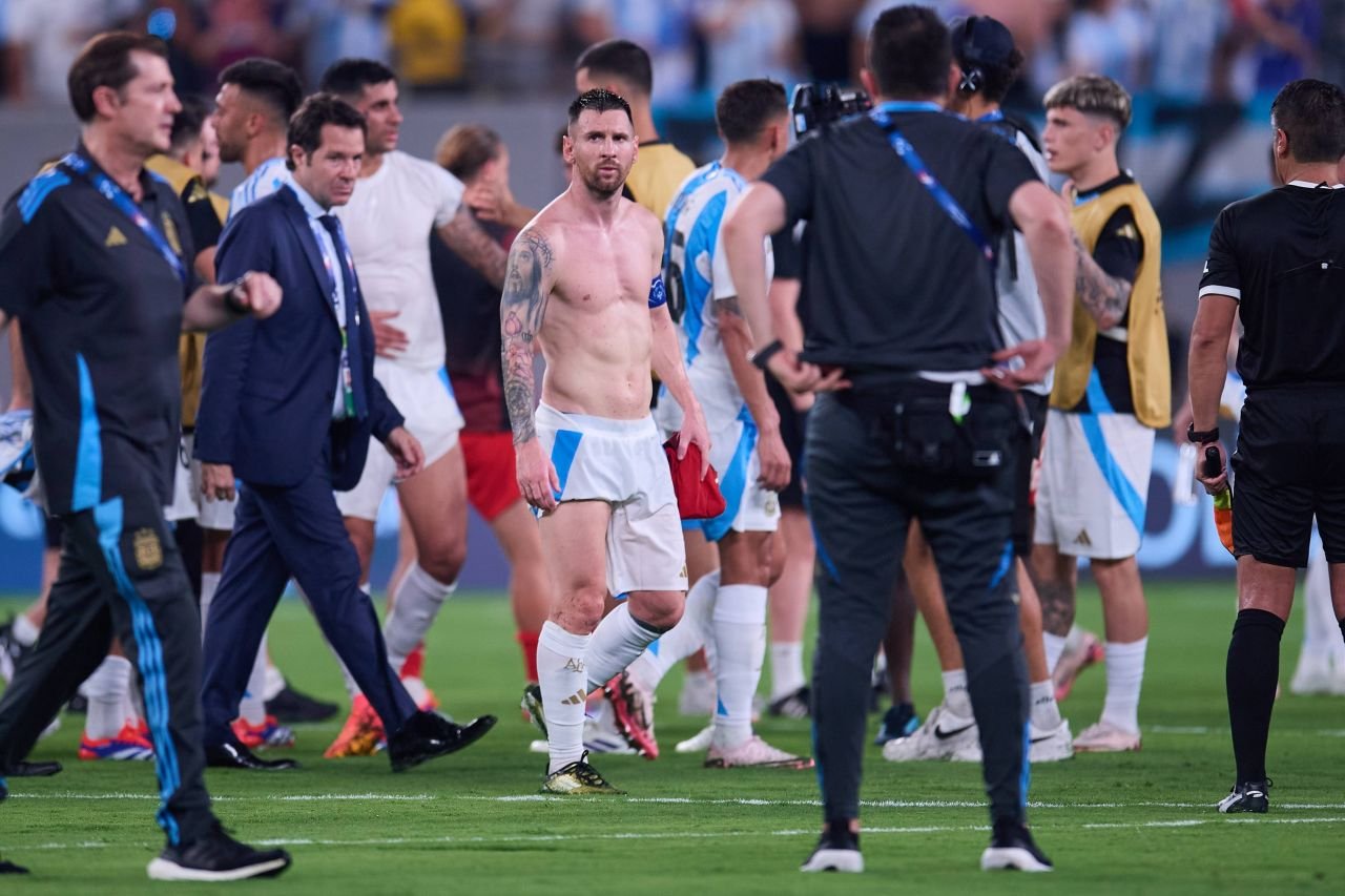 Lionel Messi îi zâmbește lui Cristiano Ronaldo de la Copa America 2024! Gol pentru Argentina și calificare în finală_2