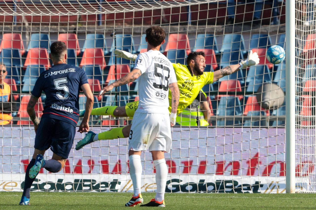 Mirko Pigliacelli, fostul portar al Craiovei, așteaptă OK-ul de la Manchester City pentru transfer! &rdquo;Acord total, contract pe două sezoane&rdquo;