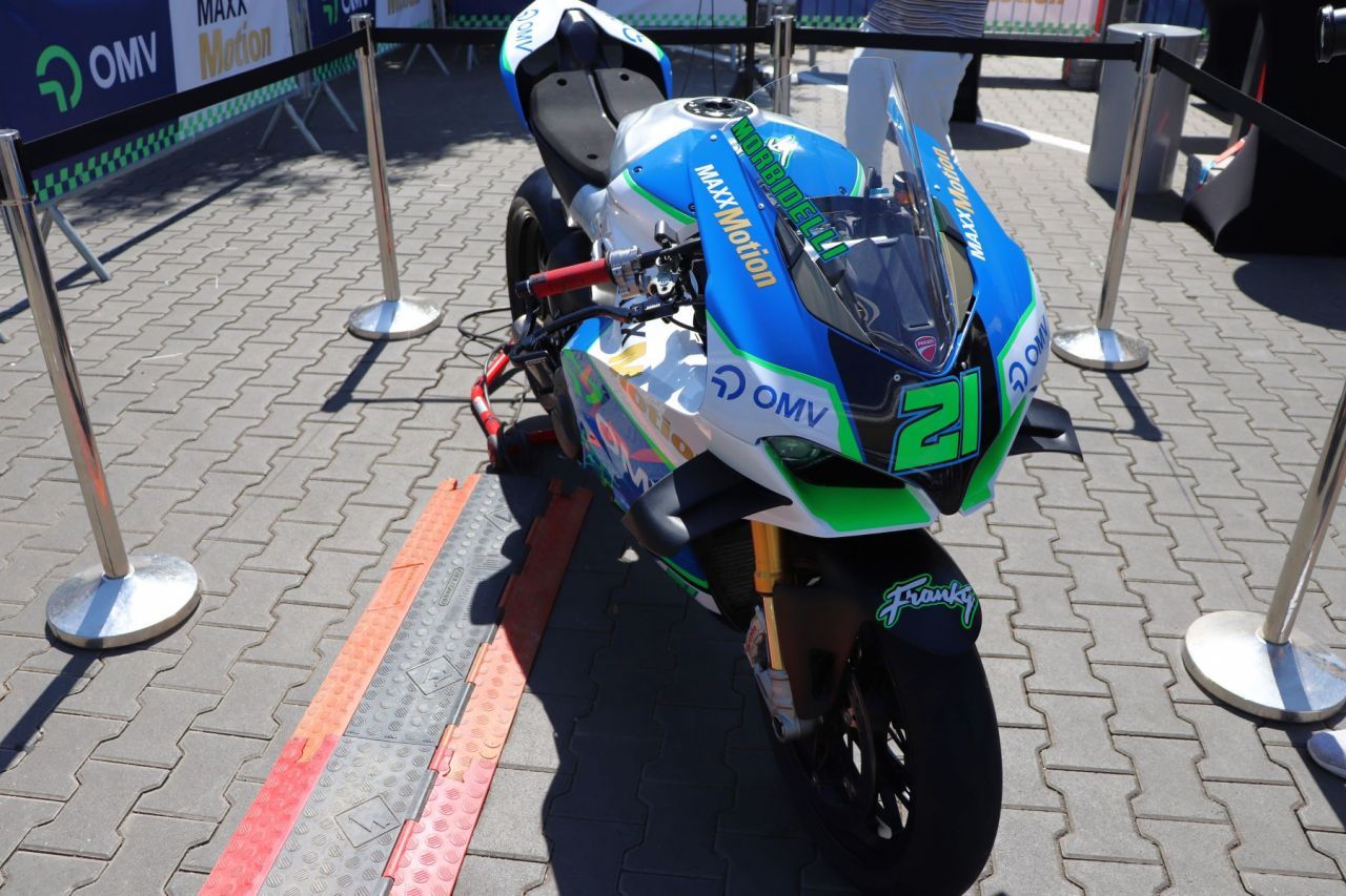 Franco Morbidelli, fostul vicecampion mondial din MotoGP, s-a întâlnit cu fanii săi într-o benzinărie din București!_5