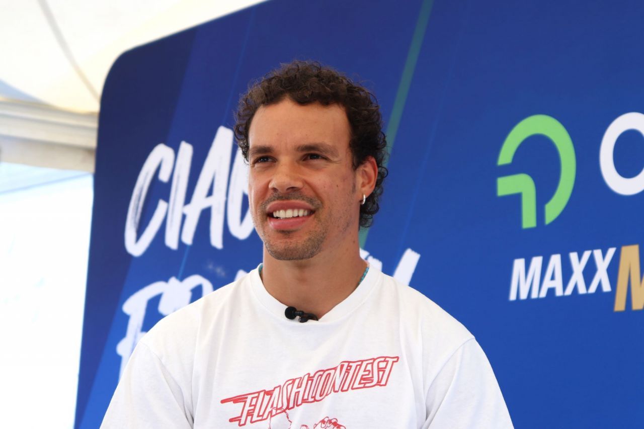 Franco Morbidelli, fostul vicecampion mondial din MotoGP, s-a întâlnit cu fanii săi într-o benzinărie din București!_14