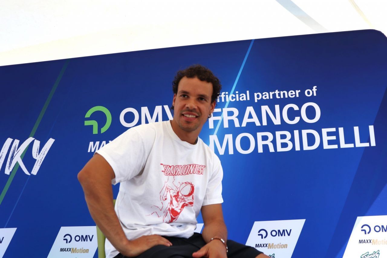 Franco Morbidelli, fostul vicecampion mondial din MotoGP, s-a întâlnit cu fanii săi într-o benzinărie din București!_15