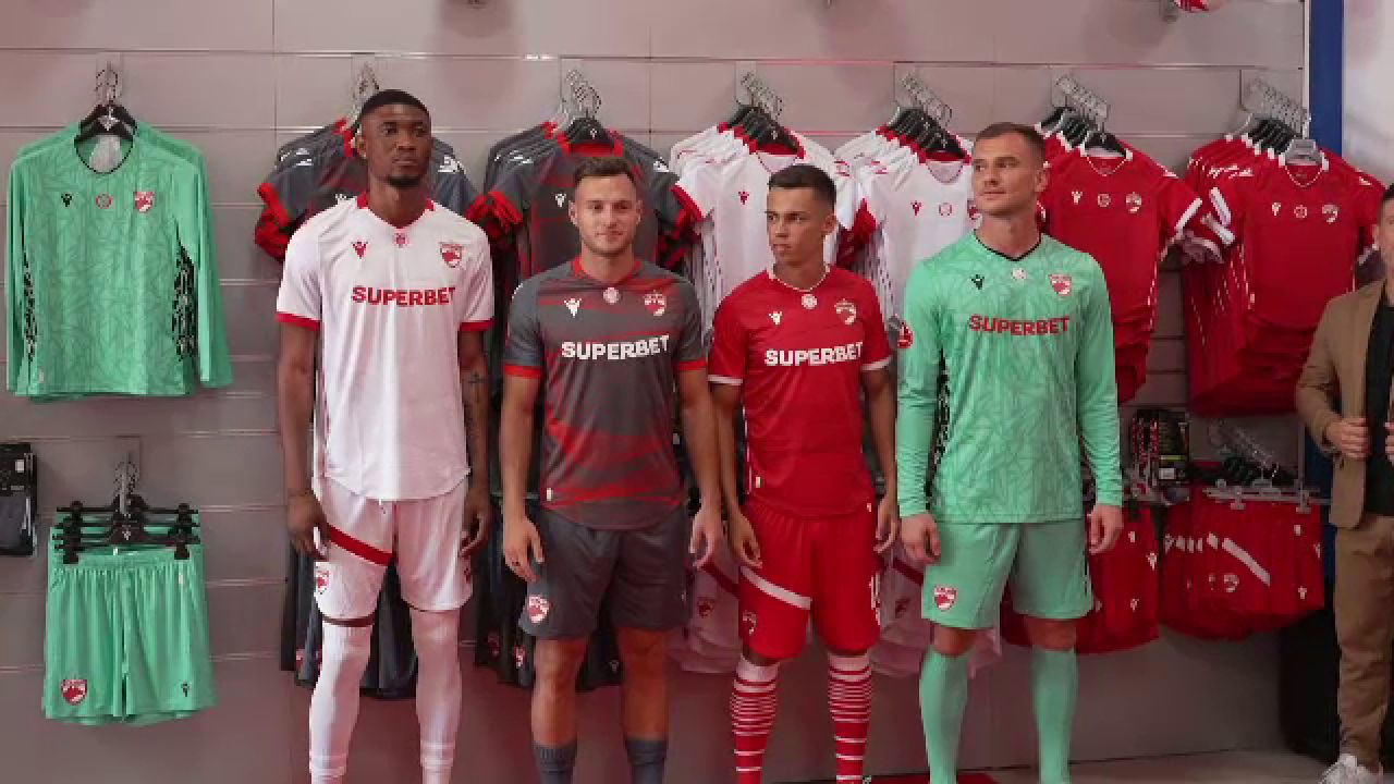 Dinamo și-a prezentat noul decar! Cum arată echipamentul ”Câinilor Roșii” din sezonul 2024/25_1