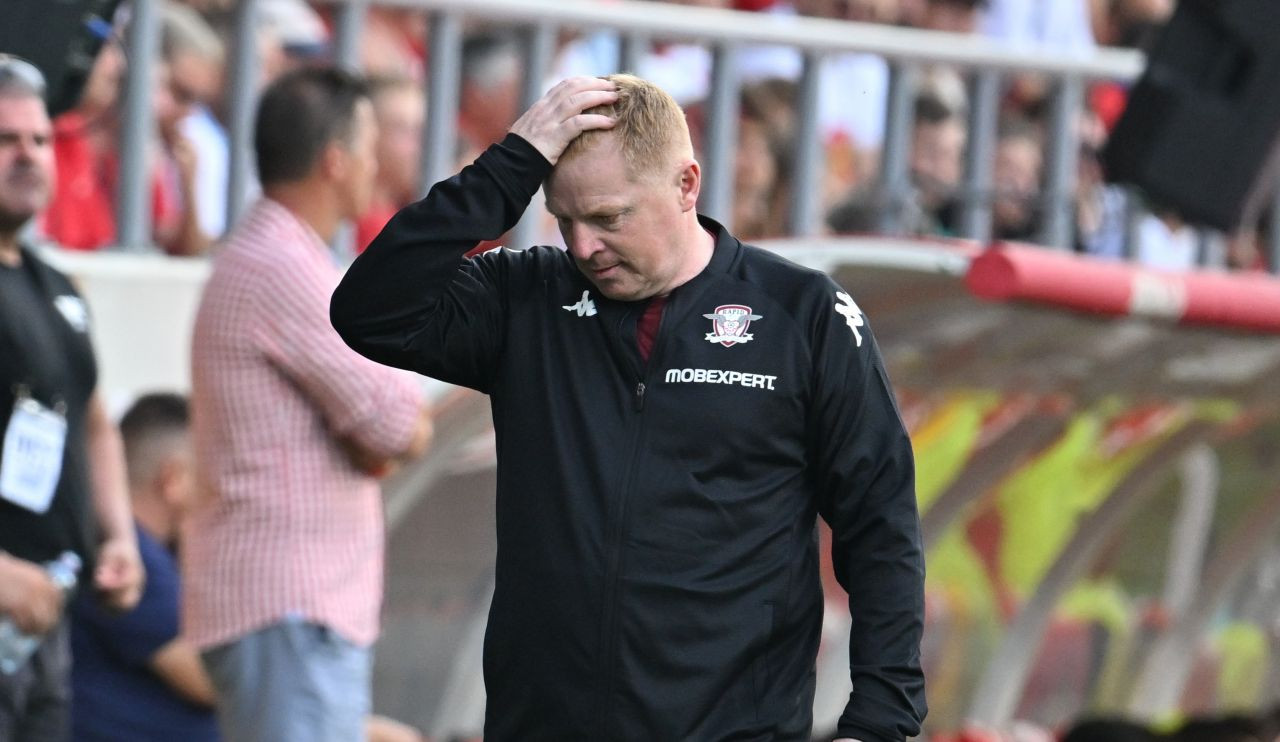 Neil Lennon, distrus după debut: Rapid se luptă la retrogradare așa! &Icirc;l omori pe Rrahmani și pe Manea &icirc;l scoți din fotbal