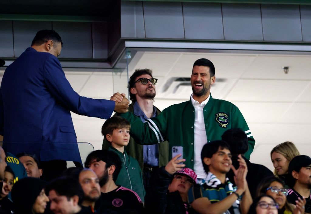 Alcaraz îl surclasează pe Djokovic în finala Wimbledon 2024 și face „dubla Paris - Londra”_7