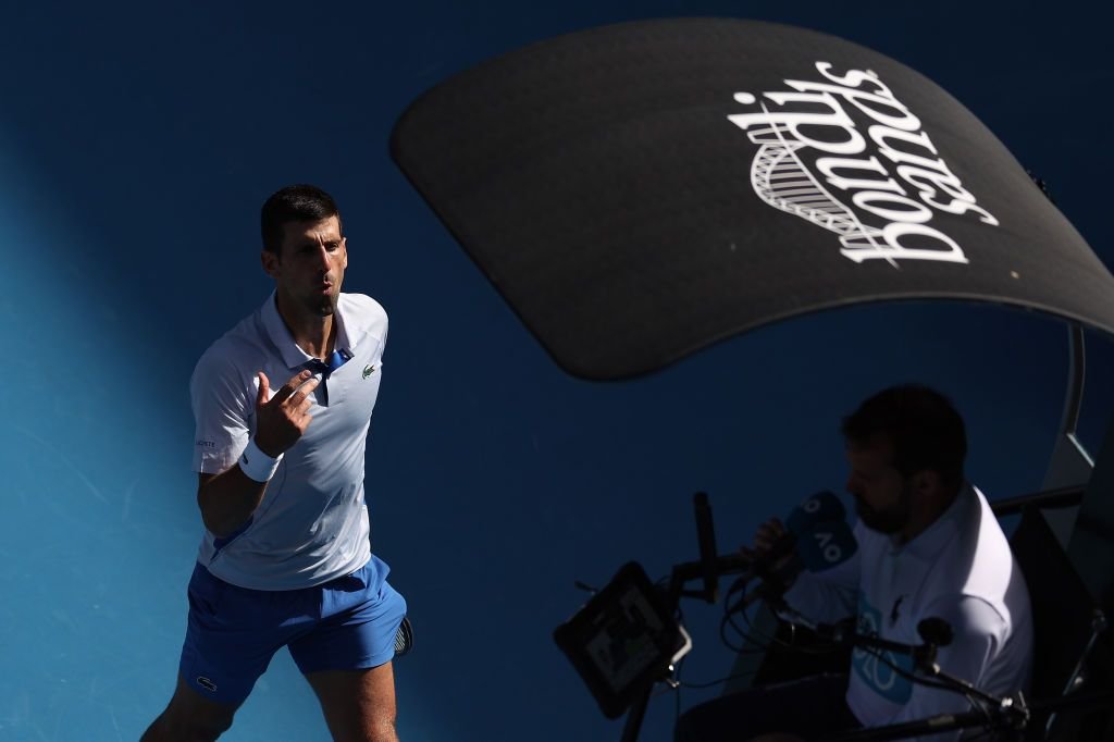 Alcaraz îl surclasează pe Djokovic în finala Wimbledon 2024 și face „dubla Paris - Londra”_11