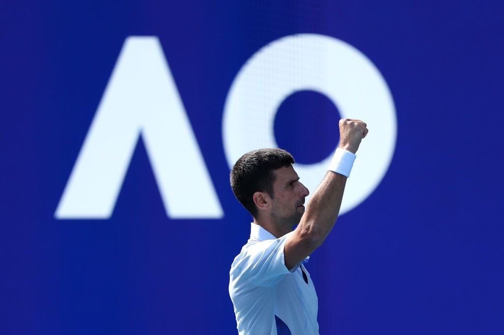 Alcaraz îl surclasează pe Djokovic în finala Wimbledon 2024 și face „dubla Paris - Londra”_14