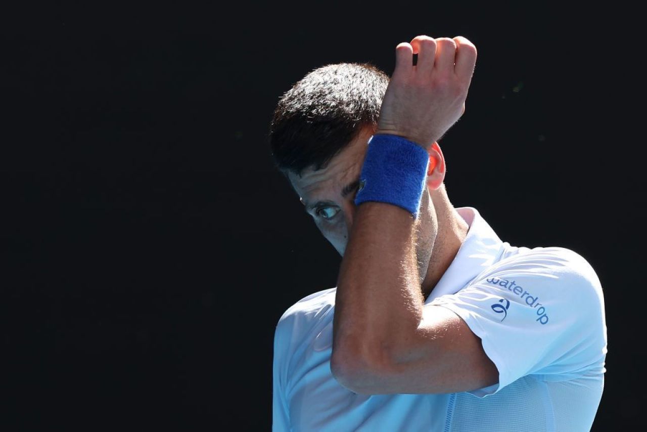 Alcaraz îl surclasează pe Djokovic în finala Wimbledon 2024 și face „dubla Paris - Londra”_16