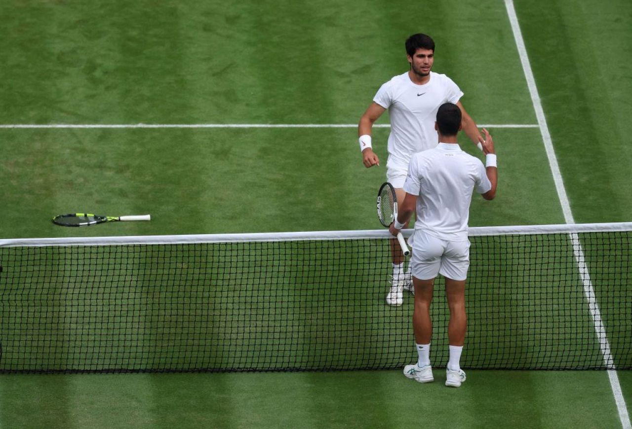Alcaraz îl surclasează pe Djokovic în finala Wimbledon 2024 și face „dubla Paris - Londra”_21