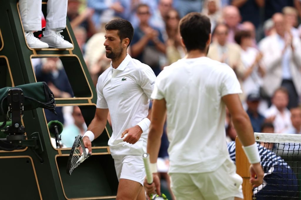 Alcaraz îl surclasează pe Djokovic în finala Wimbledon 2024 și face „dubla Paris - Londra”_24