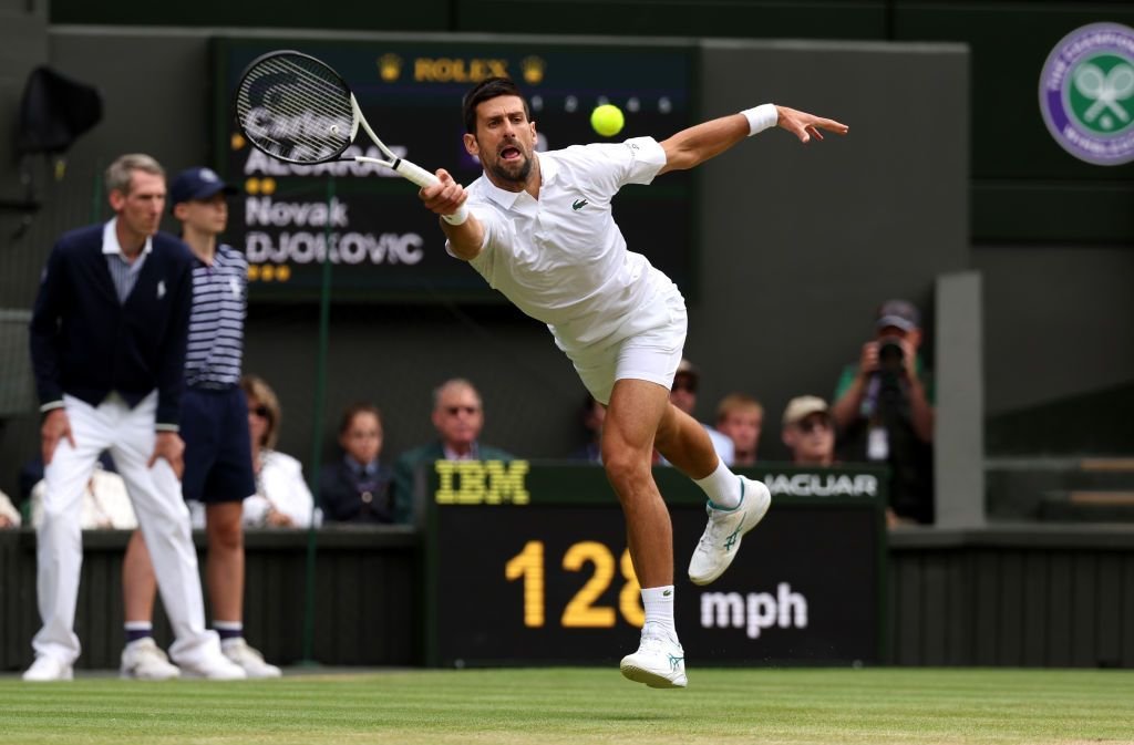 Alcaraz îl surclasează pe Djokovic în finala Wimbledon 2024 și face „dubla Paris - Londra”_27