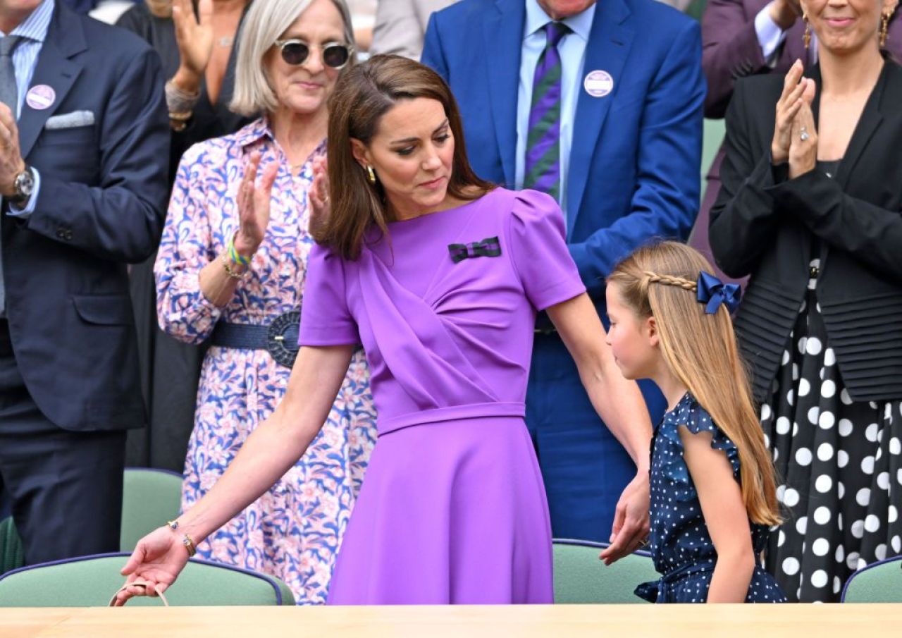 Apariție rară pentru Kate Middleton, alături de Prințesa Charlotte. Cum arată la patru luni după ce a făcut anunțul despre cancer_6