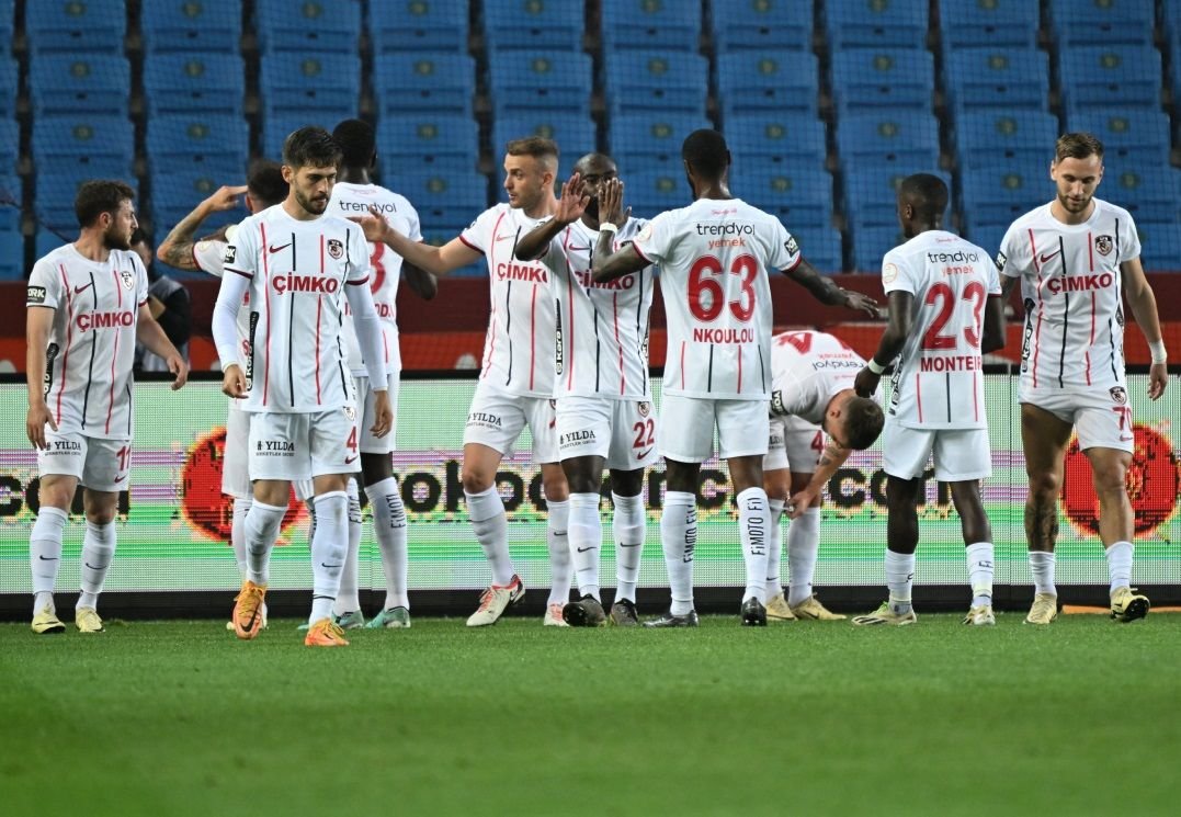 L-au &rdquo;furat&rdquo; pe Denis Drăguș și nu se opresc aici! Trabzonspor mai vrea un jucător de la Gaziantep
