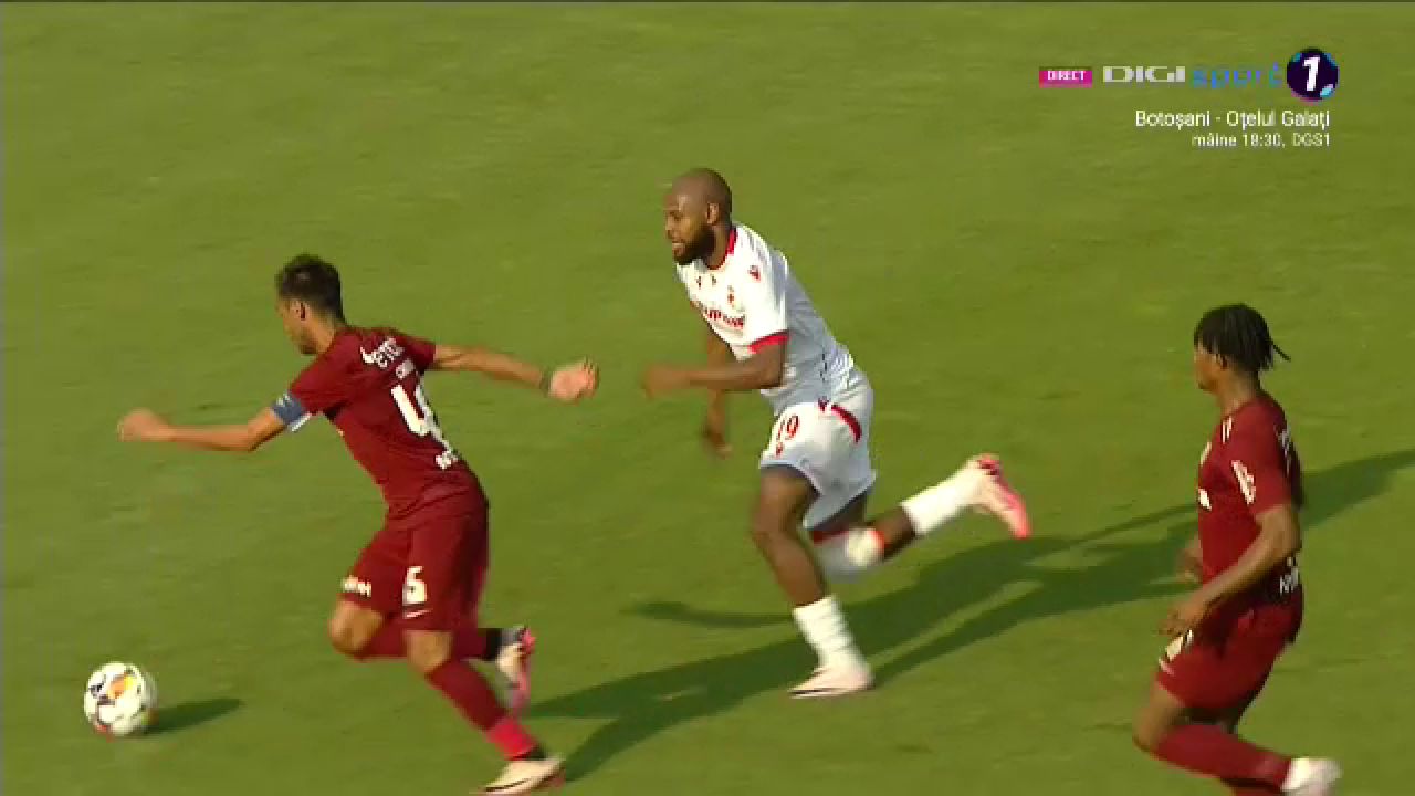 CFR Cluj - Dinamo a început cu o fază controversată! ”Câinii” au cerut un penalty_3