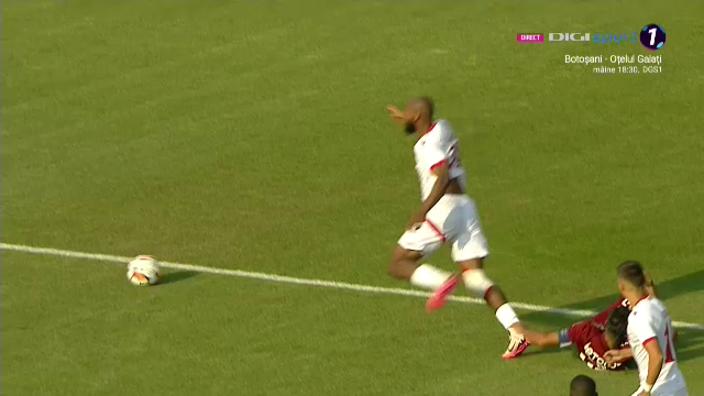 CFR Cluj - Dinamo a început cu o fază controversată! ”Câinii” au cerut un penalty_8