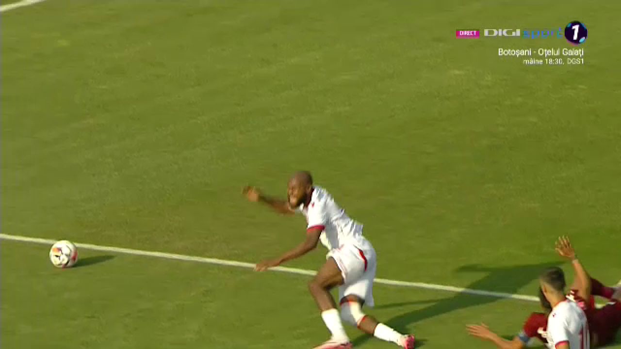 CFR Cluj - Dinamo a început cu o fază controversată! ”Câinii” au cerut un penalty_9