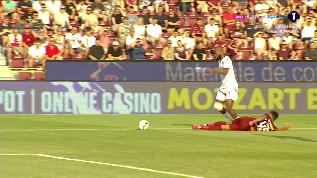 CFR Cluj - Dinamo a început cu o fază controversată! ”Câinii” au cerut un penalty_13