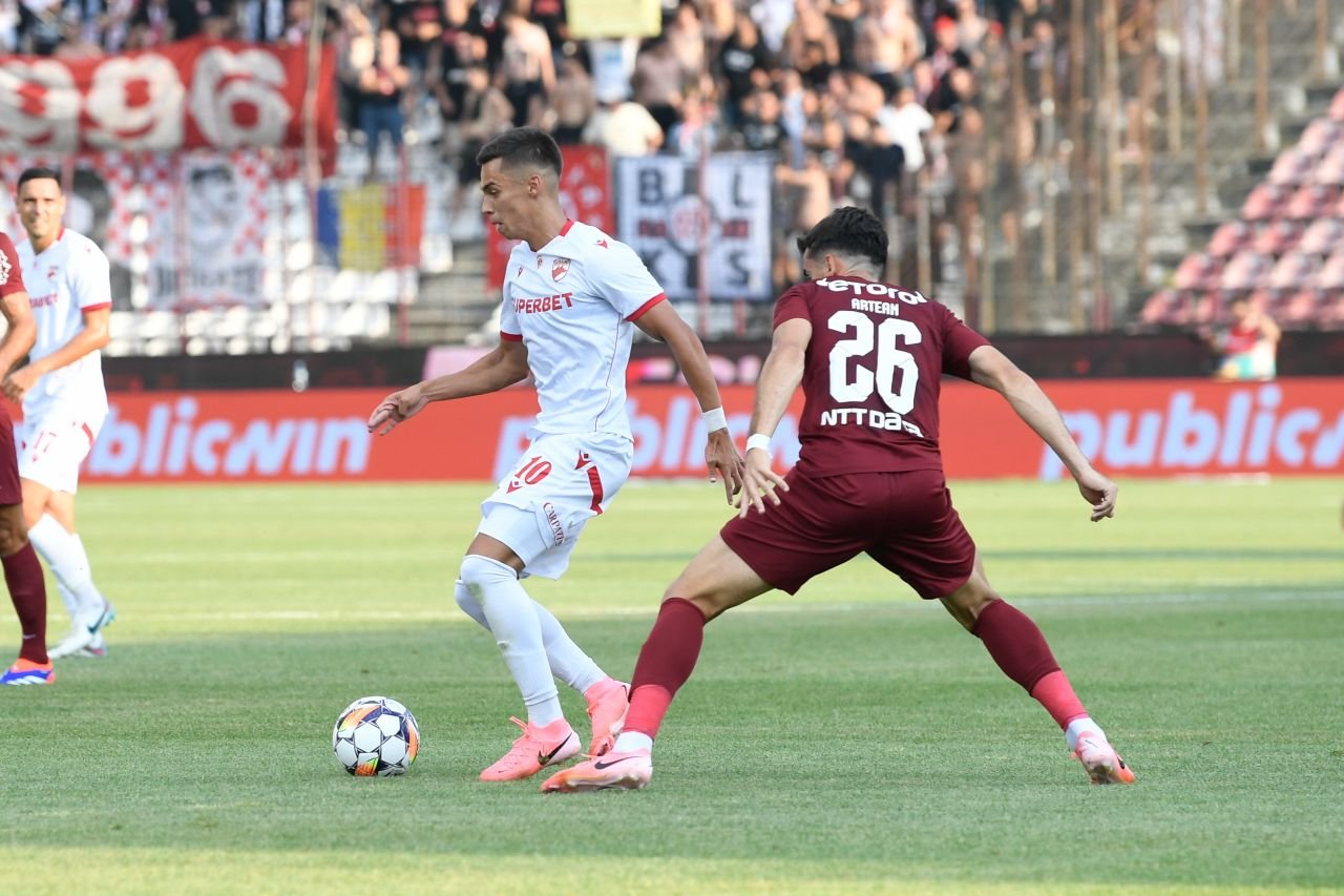 Petrescu poate zâmbi, dar are și motive de îngrijorare. Trei idei după CFR - Dinamo 3-2_5