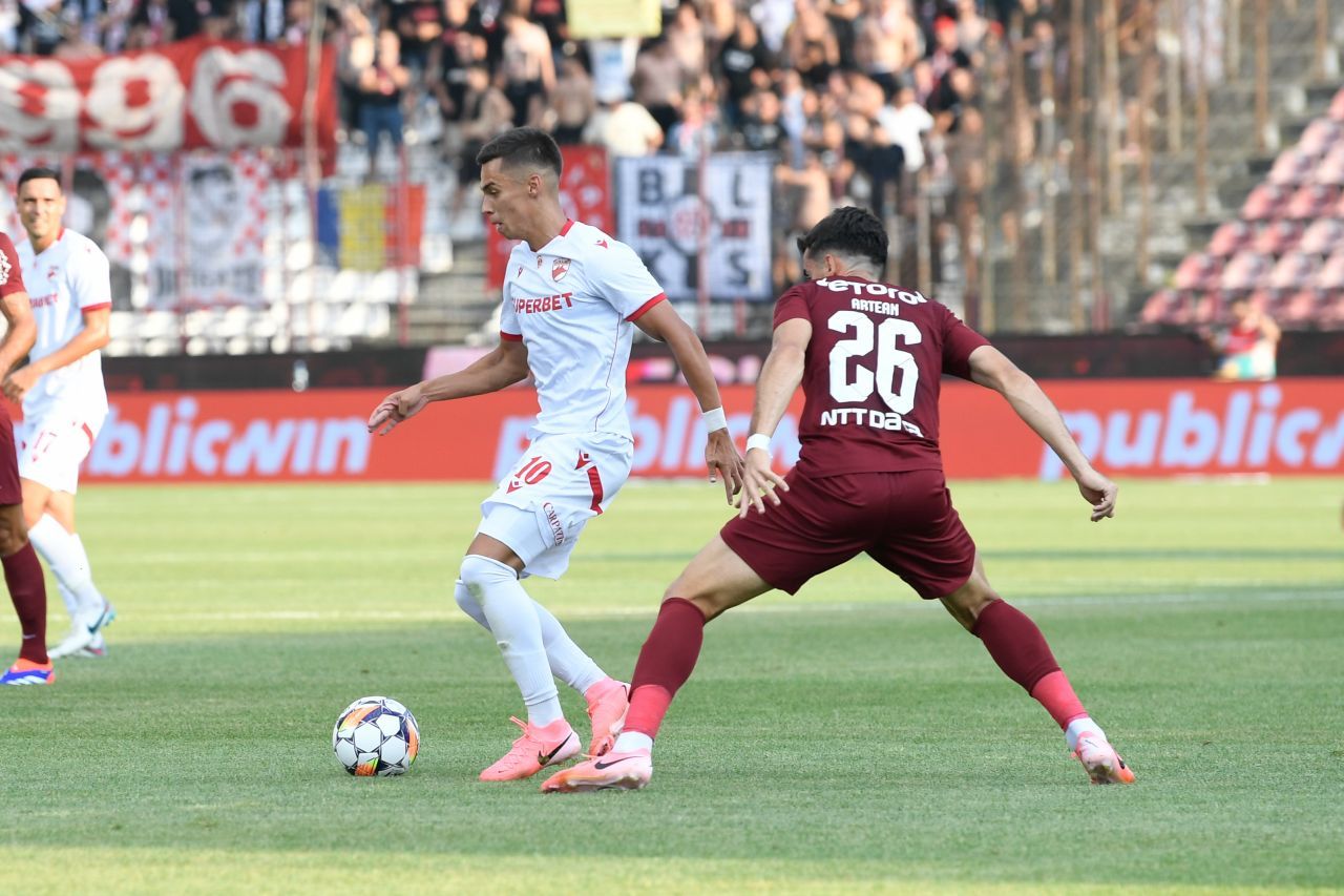Petrescu poate zâmbi, dar are și motive de îngrijorare. Trei idei după CFR - Dinamo 3-2_5