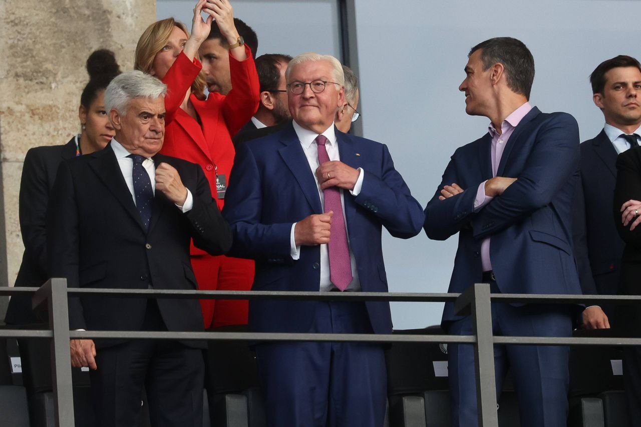 Regi, prinți, Klopp, Adele și prim-ministrul Orban, prezenți la finala EURO! Ce alte personalități sunt la Berlin + unde stă Burleanu_2