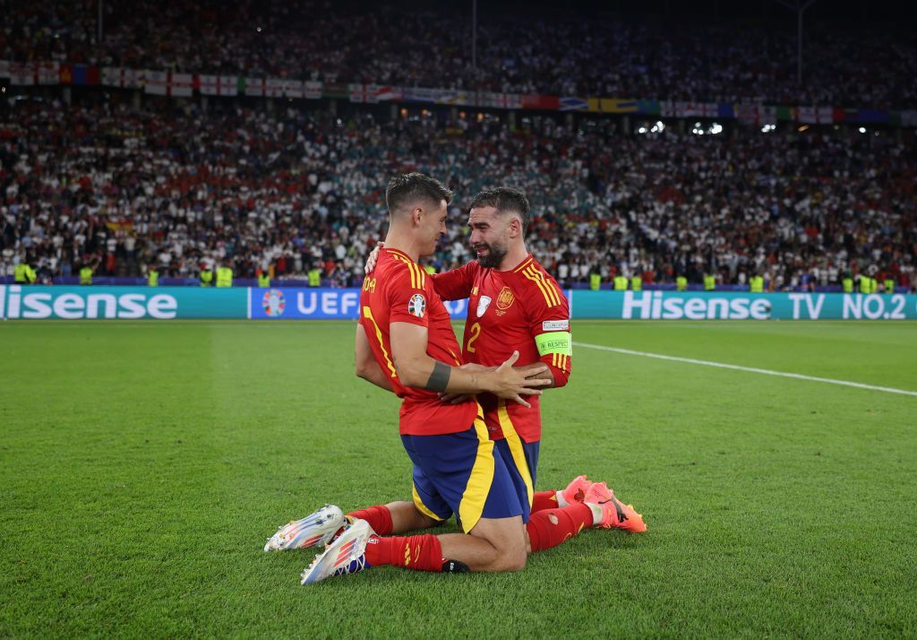 Lacrimile veteranilor + energia tinerilor! Cele mai spectaculoase imagini de la festivitatea de premiere de la EURO 2024_1