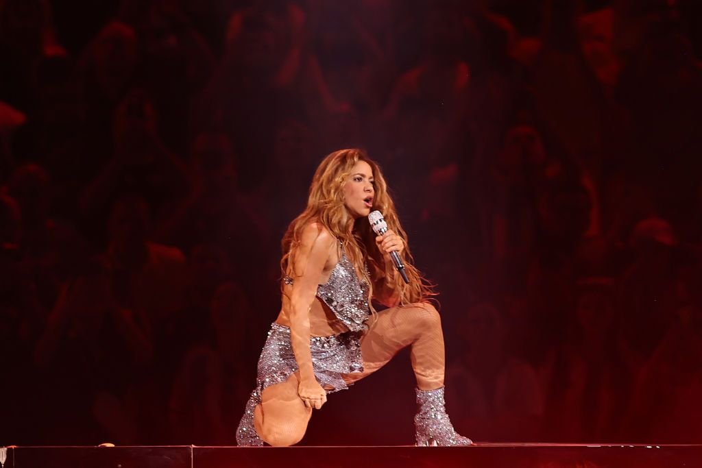 La 47 de ani, Shakira a făcut un adevărat show în pauza finalei de la Copa America. Cele mai tari imagini_4