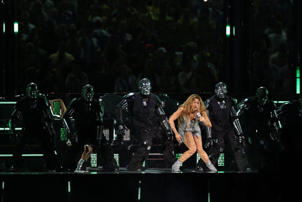 La 47 de ani, Shakira a făcut un adevărat show în pauza finalei de la Copa America. Cele mai tari imagini_5