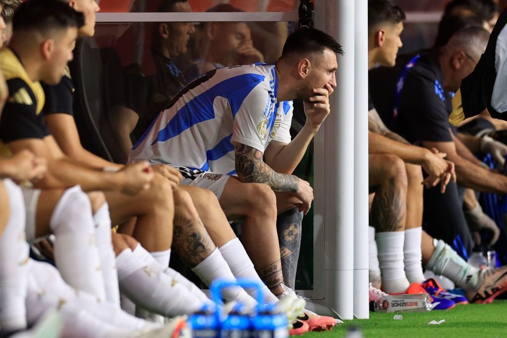 Imagini emoționante! Lionel Messi a ieșit în lacrimi de pe teren, în finala Copa America, din cauza unei accidentări _9
