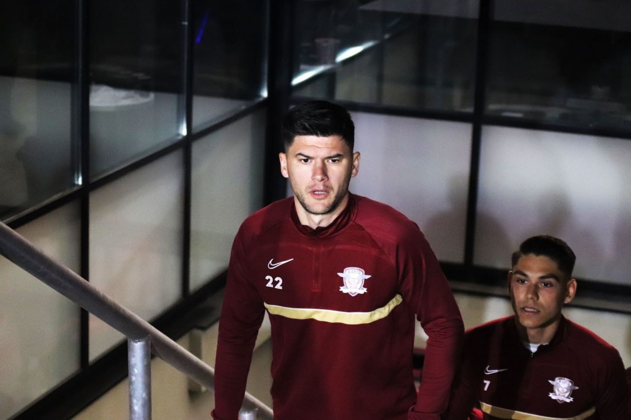 Cristi Săpunaru ar fi refuzat oferte din Arabia și Turcia, dar și-a pierdut postul de titular și banderola de căpitan la Rapid! _1