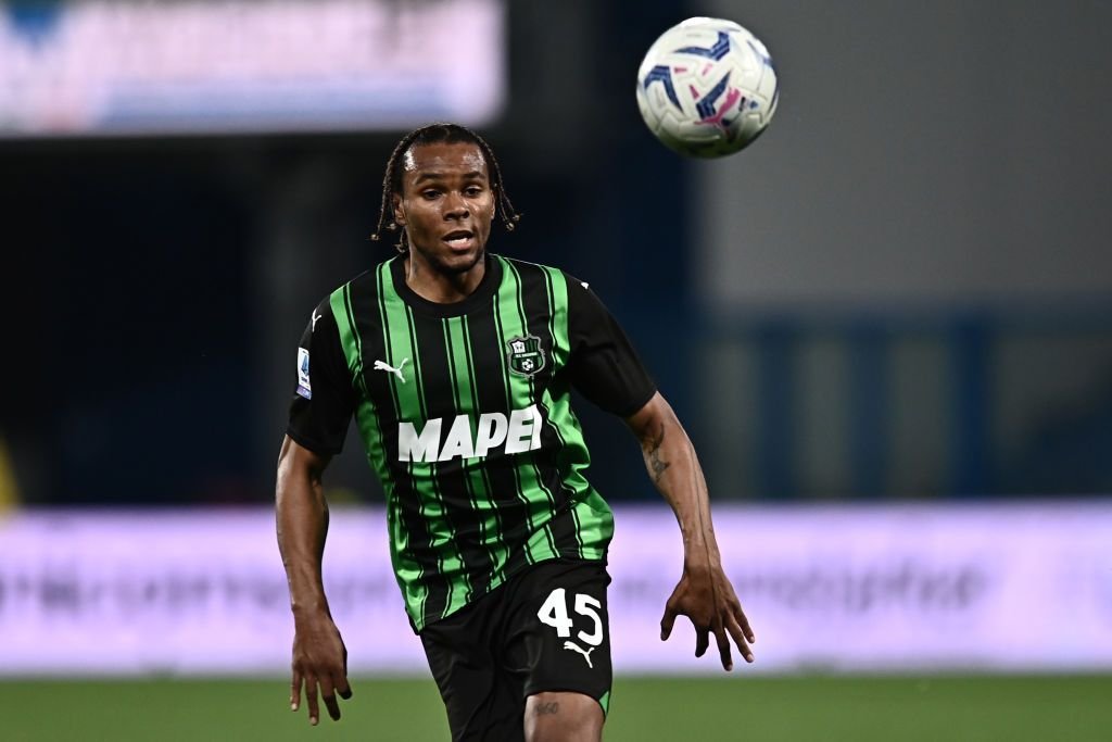 Parma le aduce concurenți pe post lui Man și Mihăilă! Trei extreme, pe lista de transferuri a clubului din Serie A_4