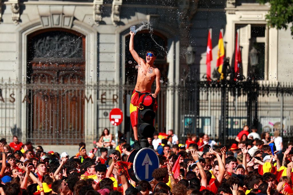 Nebunie la Madrid! Furia Roja a sărbătorit cu zeci de mii de fani trofeul câștigat la EURO 2024_2