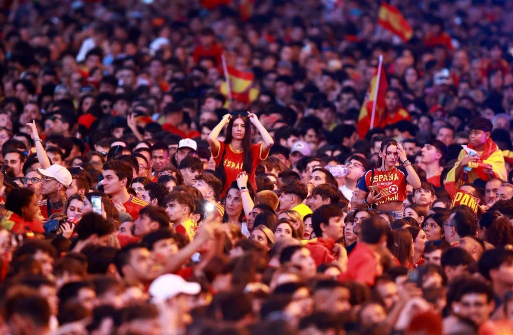 Nebunie la Madrid! Furia Roja a sărbătorit cu zeci de mii de fani trofeul câștigat la EURO 2024_14
