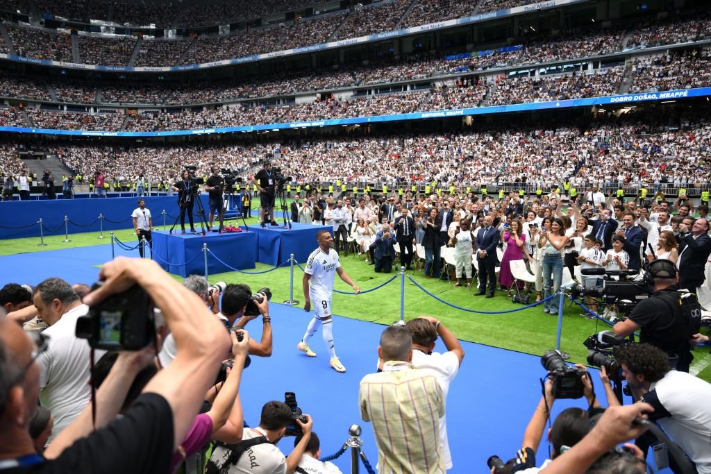 Kylian Mbappe, prezentat la Real Madrid! Discursul fotbalistului în fața a peste 85.000 de fani_15