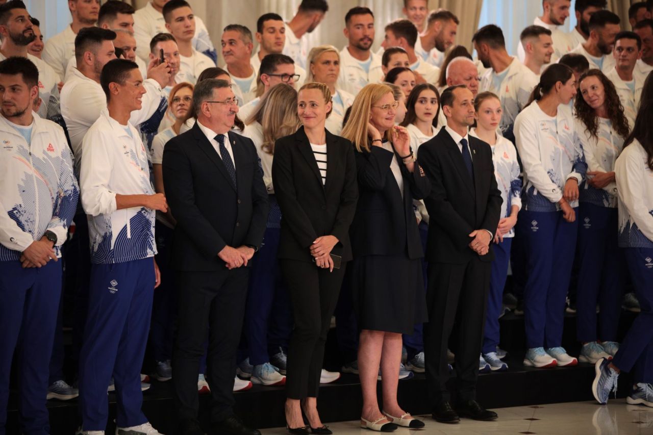 Căldura președintelui i-a sufocat pe sportivi. De ce li s-au tăiat picioarele olimpicilor care s-au întâlnit cu Klaus Iohannis_5