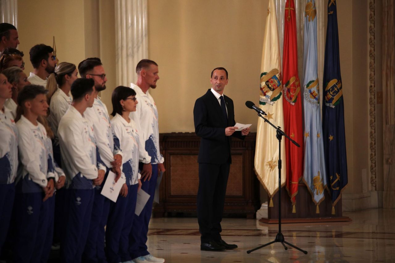 Căldura președintelui i-a sufocat pe sportivi. De ce li s-au tăiat picioarele olimpicilor care s-au întâlnit cu Klaus Iohannis_16