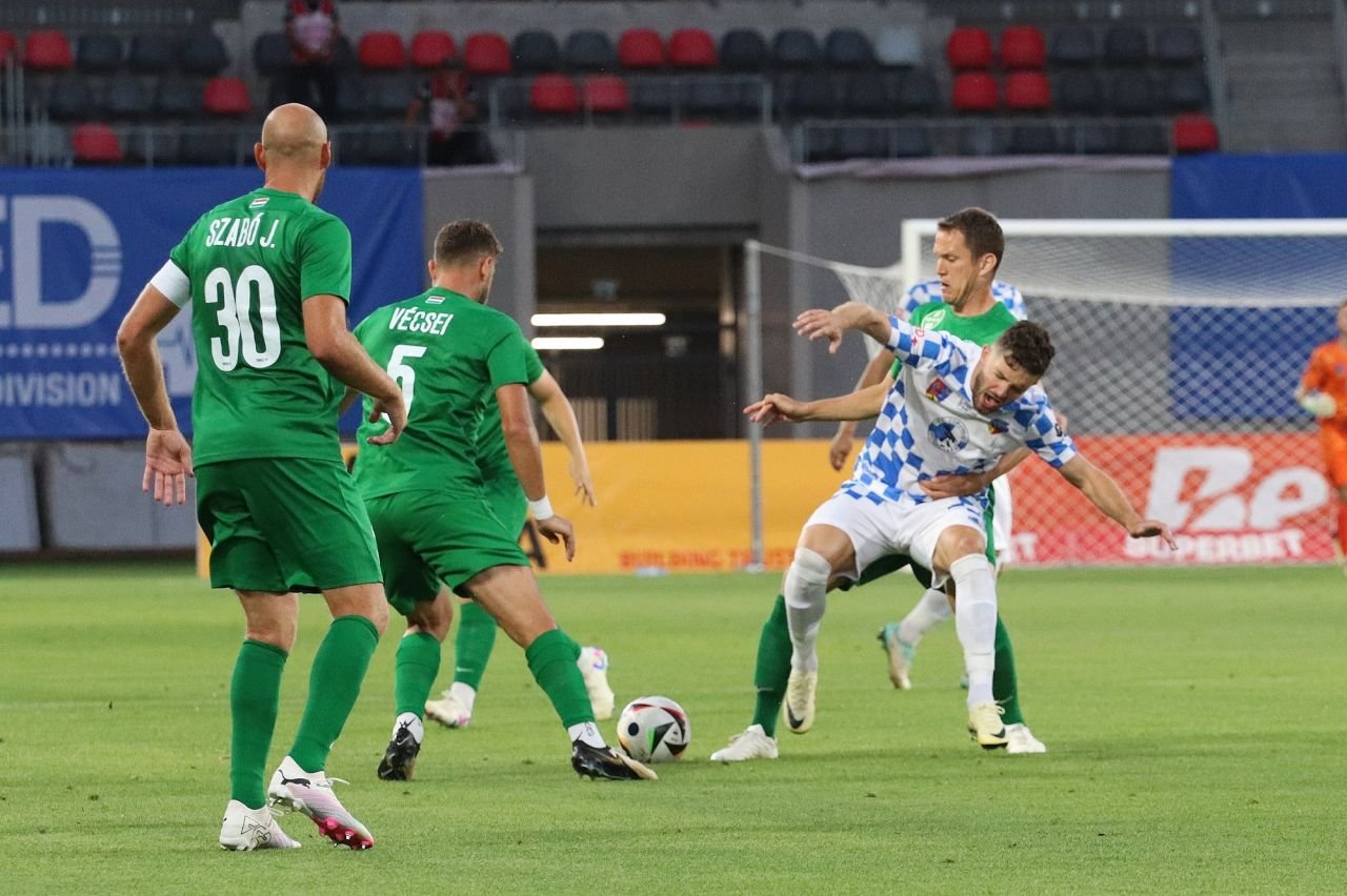 Corvinul Hunedoara scrie istorie! Pe cine va &icirc;nt&acirc;lni &icirc;n turul doi preliminar al Europa League după ce a eliminat-o pe Paksi