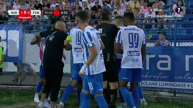 Aproape de bătaie la Poli Iași - FC Botoșani! Tony, îmbrâncit de Țigănașu, care a fost iertat de eliminare_3