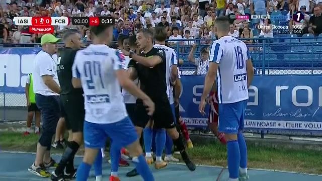 Aproape de bătaie la Poli Iași - FC Botoșani! Tony, îmbrâncit de Țigănașu, care a fost iertat de eliminare_5