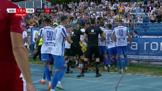Aproape de bătaie la Poli Iași - FC Botoșani! Tony, îmbrâncit de Țigănașu, care a fost iertat de eliminare_6