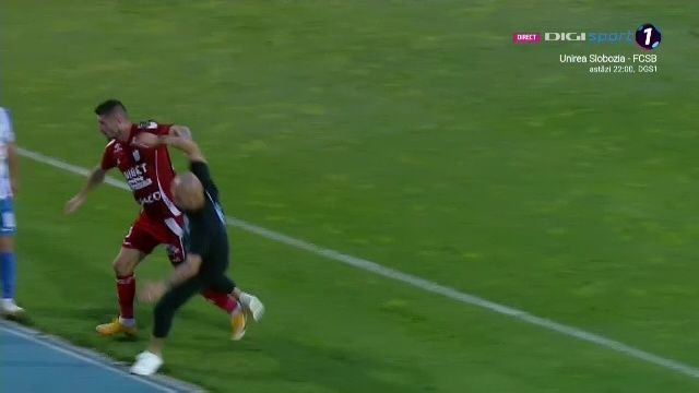 Aproape de bătaie la Poli Iași - FC Botoșani! Tony, îmbrâncit de Țigănașu, care a fost iertat de eliminare_15