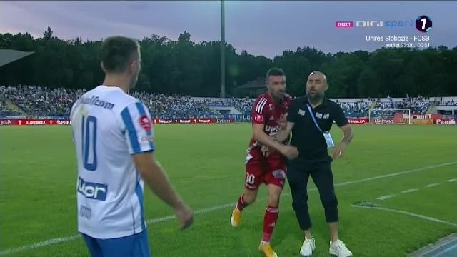 Aproape de bătaie la Poli Iași - FC Botoșani! Tony, îmbrâncit de Țigănașu, care a fost iertat de eliminare_19